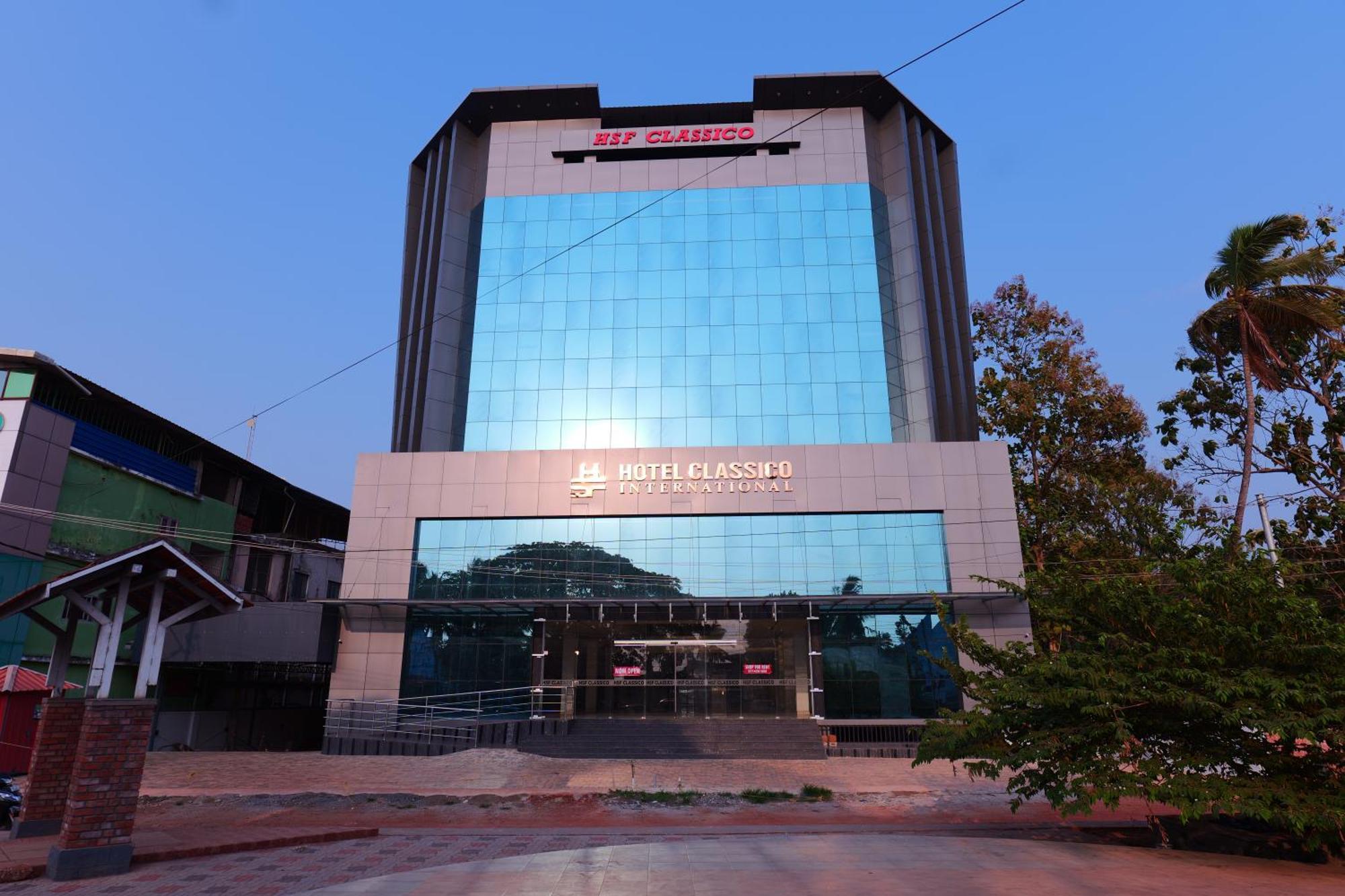 Hotel Classico International Kannangad Exterior foto